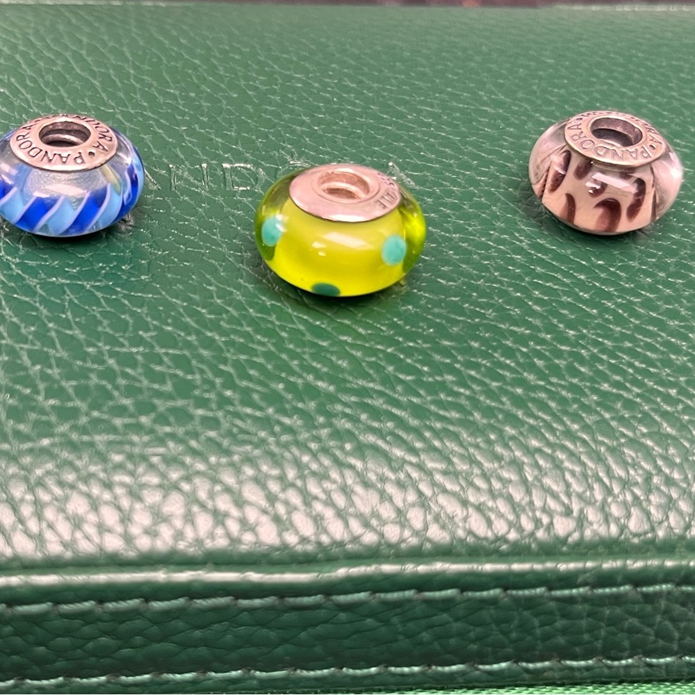 Authentic pandora